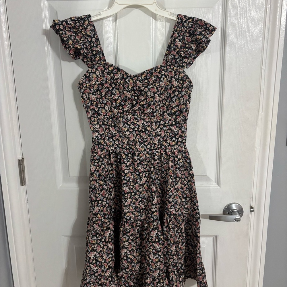 Elegant Floral Mini Dress with Ruffle Sleeves
